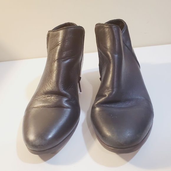 Crown Vintage Tabitha black Leather ankle booties size 8M - Picture 3 of 11